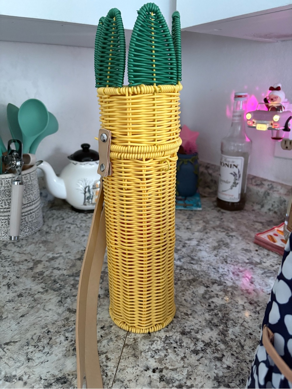 Pineapple Bottle Carrier